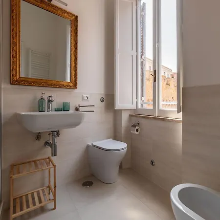 Apartmán 2 Bedroom Flat With Vatican Terrace