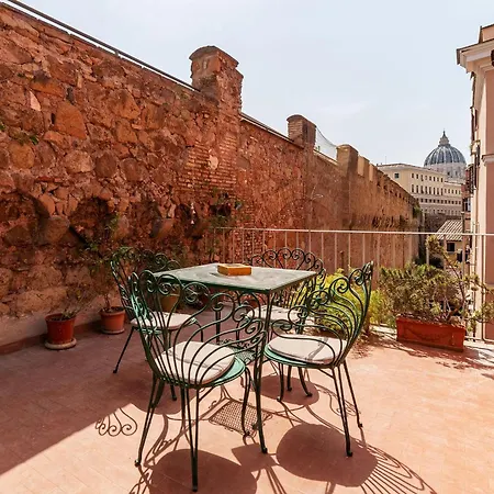 2 Bedroom Flat With Vatican Terrace *