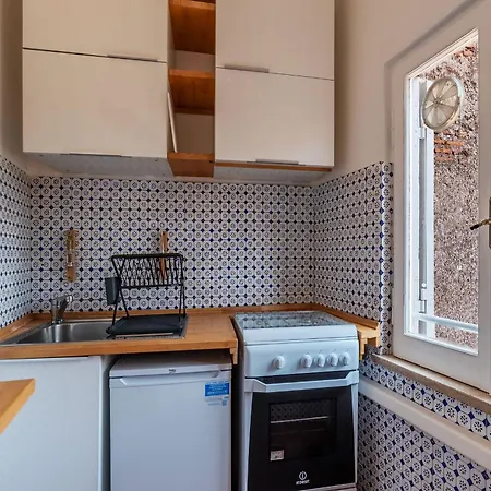2 Bedroom Flat With Two Private Vatican Terrace *
